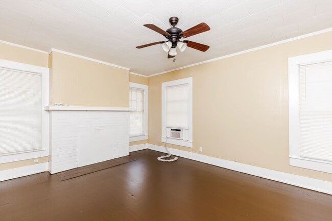 Building Photo - 4 Bedroom in West End