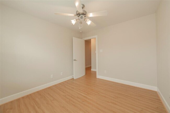 Building Photo - 3718 Main Aspen Dr