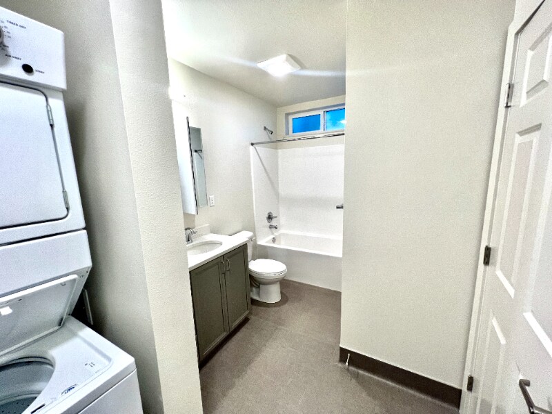 Building Photo - 2330 Yakima Ct
