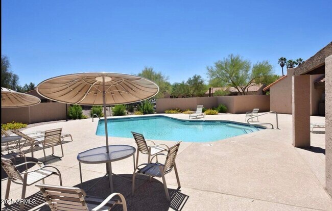 Building Photo - 1642 N El Camino