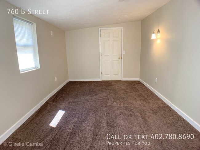 Building Photo - 760 B St