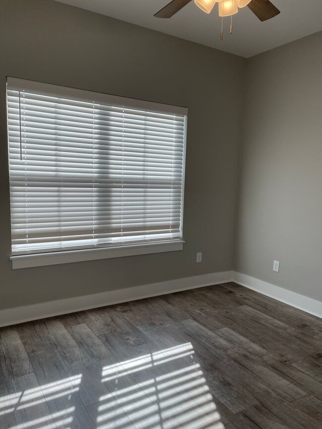 Building Photo - 3 Bedroom, 2 Bath Home in Valley View