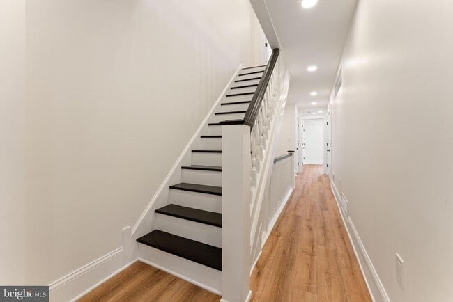 Building Photo - 209 Merion Ave