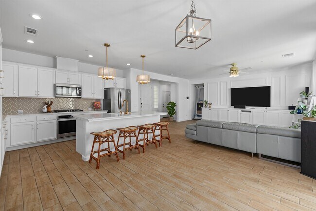 Building Photo - 14222 Barbon Beck Ave