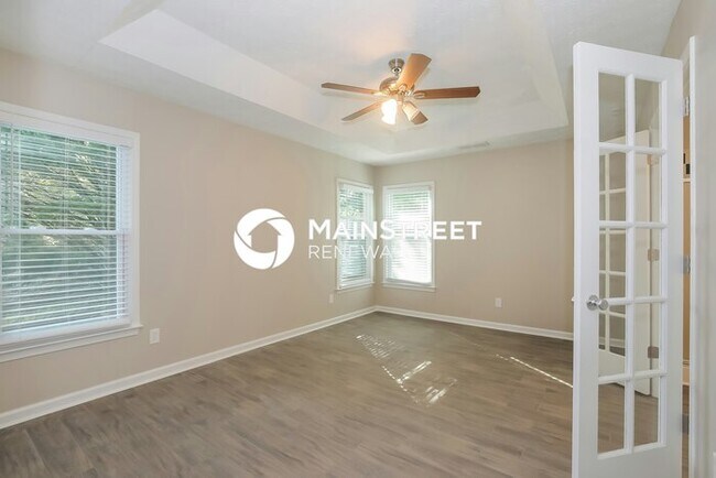 Building Photo - 3 Bedroom Pet-Friendly Home in LOGANVILLE,...