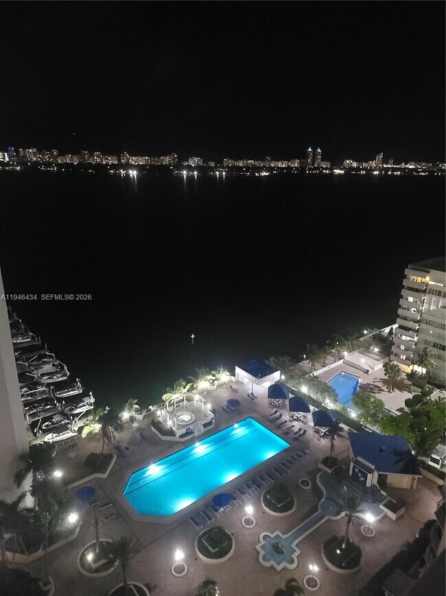 Building Photo - 7601 E Treasure Dr