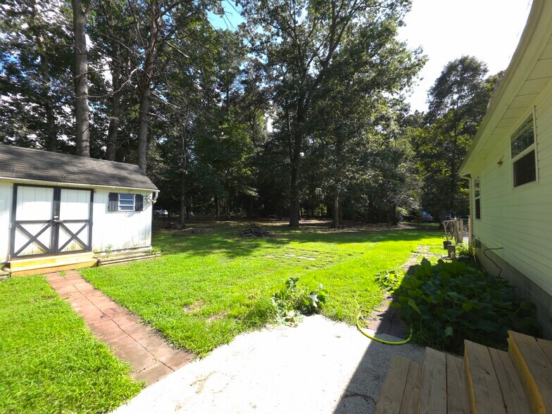 Building Photo - 27318 Dogwood Ln