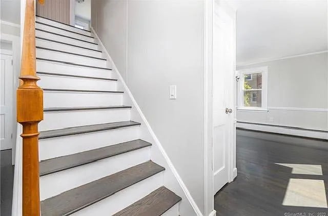 Building Photo - 22 Fern St