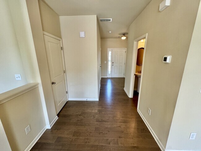 Building Photo - 130 Sparkling Spring Trail