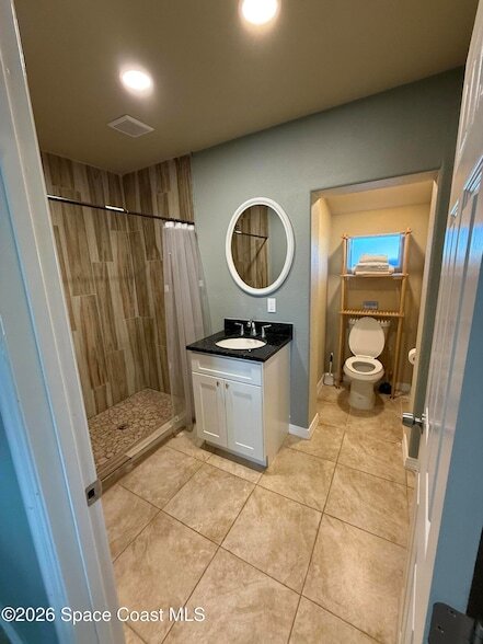 Building Photo - 483 Church St