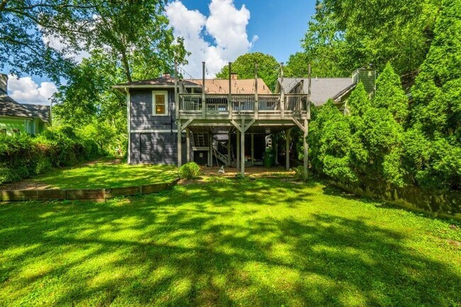 Building Photo - 242 Haralson Ave NE