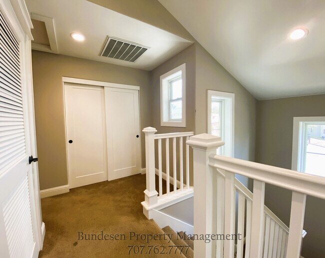 Building Photo - 1581 Cali Ln