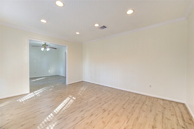 Building Photo - 5810 Boyce Springs Dr