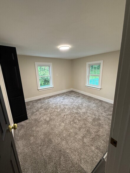 Building Photo - 305 Crusher Way