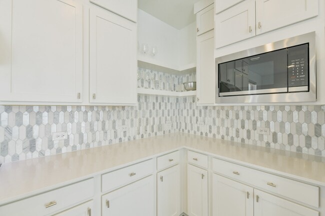 Building Photo - 5815 Linda Cv Ln