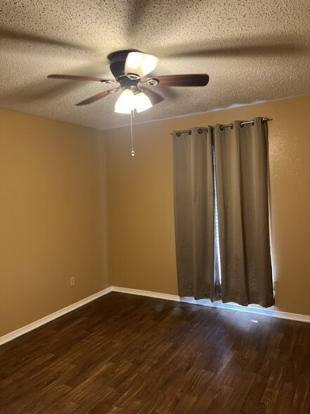 Building Photo - 4708 Longstreet Pl