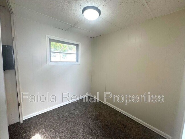 Building Photo - 35 Rita Faiola Ln