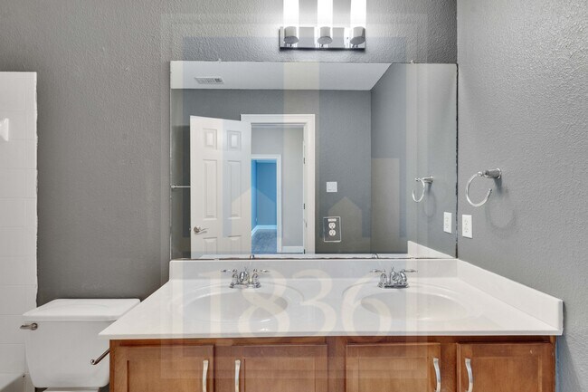 Building Photo - 11508 Staked Plains Dr