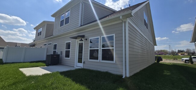 Building Photo - 5113 Pace Pk Cir