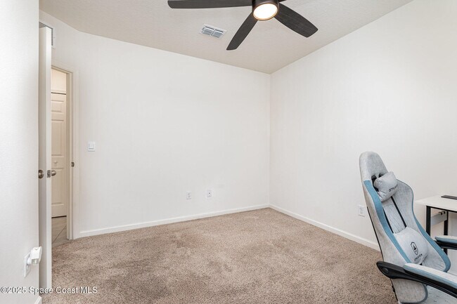 Building Photo - 943 Remington Green Dr SE