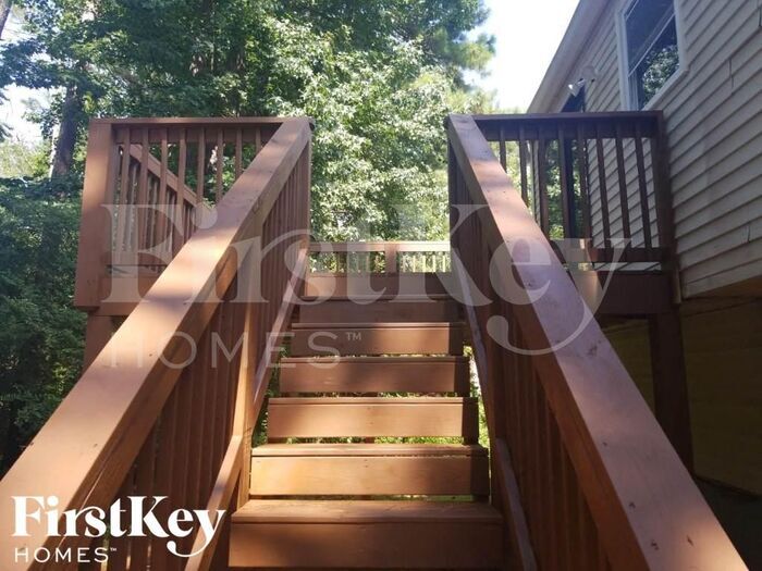 Building Photo - 4822 White Oak Tree