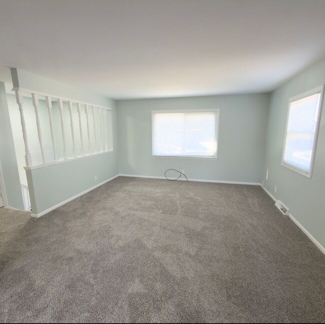 Building Photo - 3 Bedroom Home In Kentwood Schools!