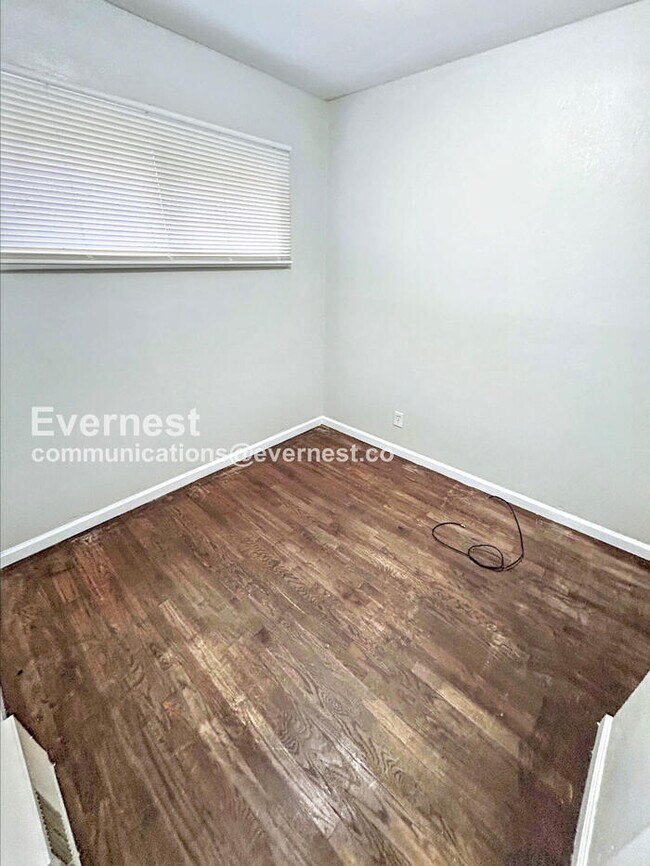 Building Photo - 5672 Parchester Dr