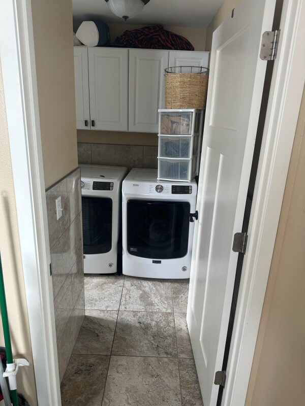 Building Photo - 28662 W Lake Dr