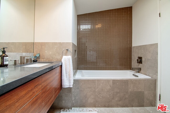 Building Photo - 10410 Quito Ln