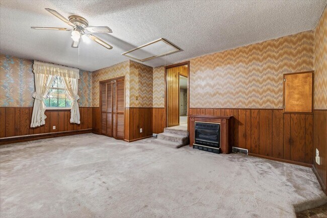 Building Photo - 2 Bedroom Dog Friendly Home For Rent With Large Bonus Room!