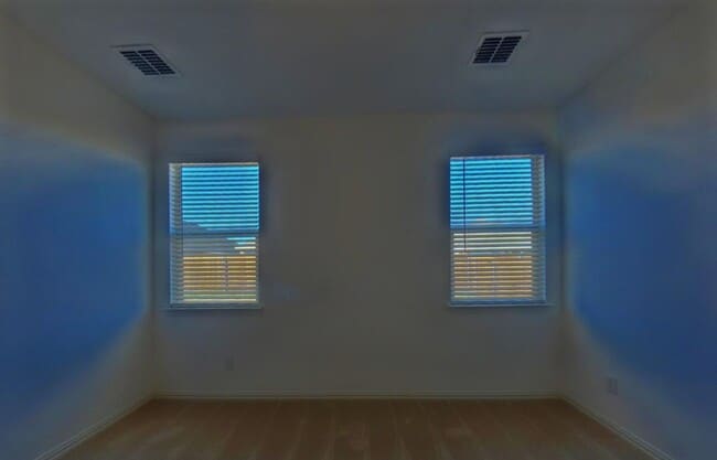 Building Photo - Beautifully Renovated 4-Bedroom Home with Premium Finishes