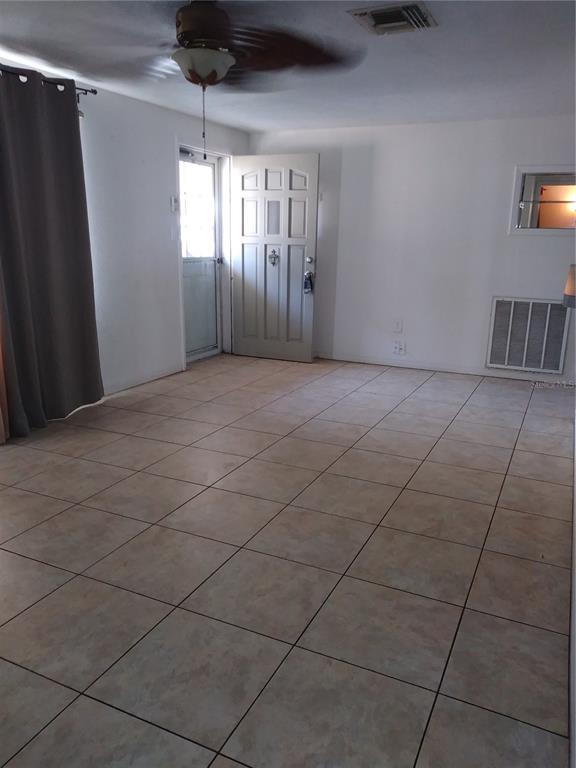 Building Photo - 2103 Hess Dr