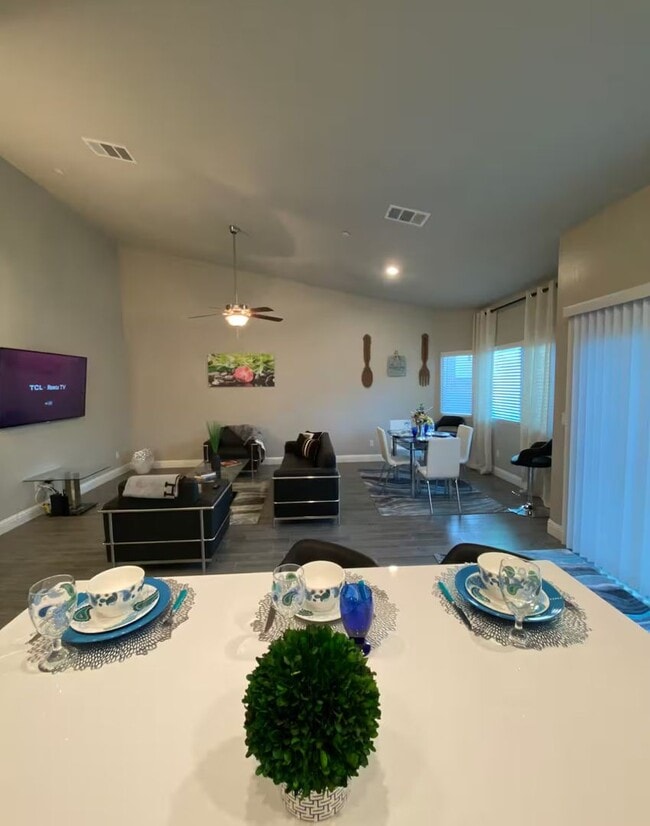 Building Photo - Unbelievable find. Fully furnished 2 or 3 Bedroom house in Seventh Standard Road area