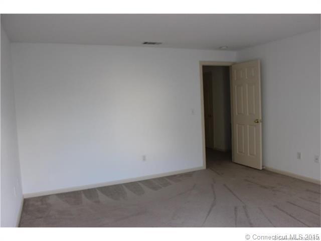 Building Photo - 11 Periwinkle Ln