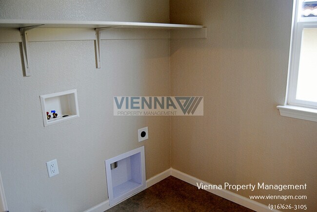 Building Photo - 4331 Gentry Wy