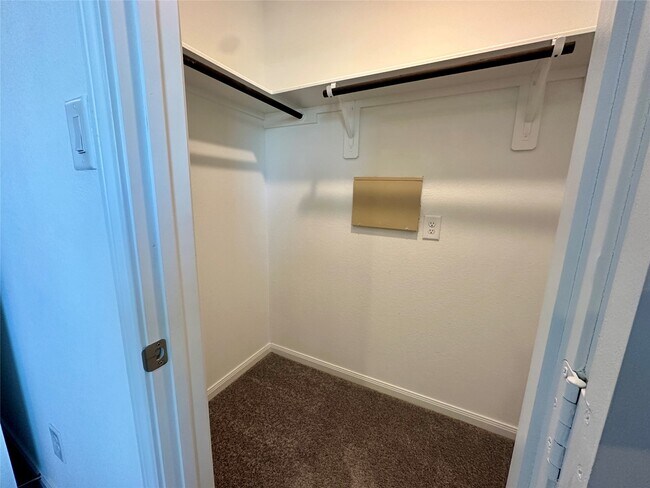 Building Photo - 16635 Colleen Pl