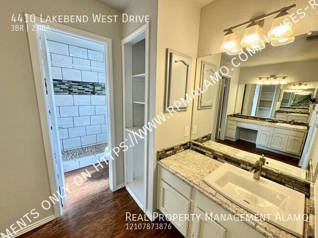 Building Photo - 4410 Lakebend W Dr
