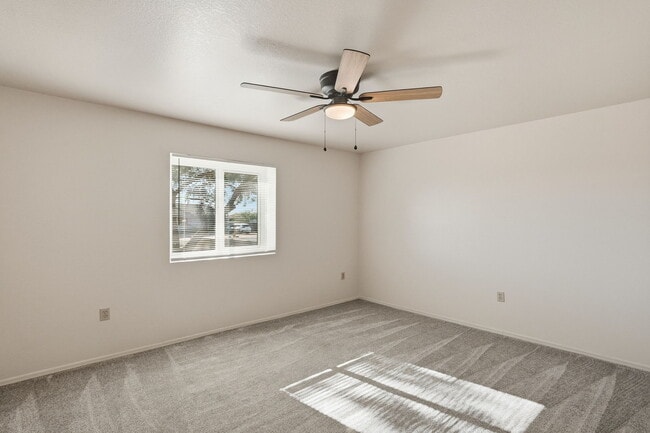 Building Photo - 7016 E Menlo St