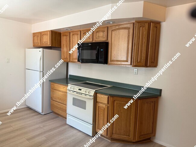 Building Photo - Desired NE location near Sandia High School and Uptown - MOVE IN SPECIAL $250.00 off first months...