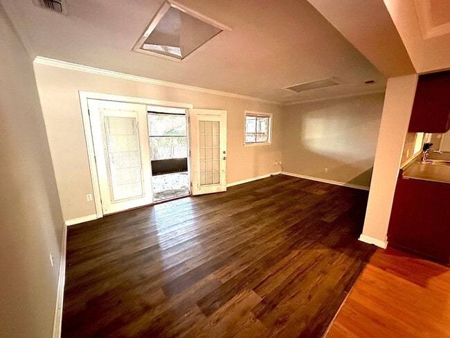 Building Photo - 2046 Shadywood Ln