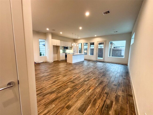 Building Photo - 4402 Bora Bora Ln
