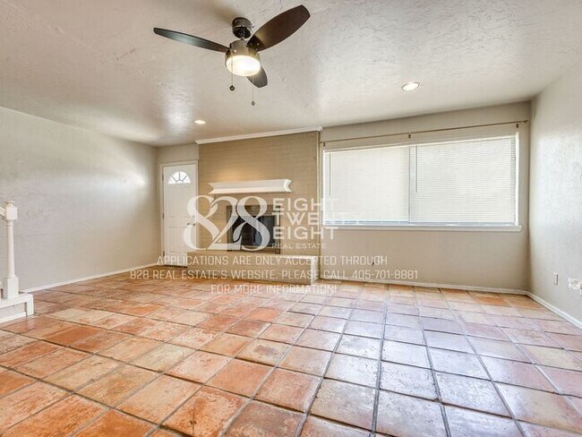 Building Photo - *AVAILABLE NOW!* Spacious 3 Bed/2.5 Bath Condo in East Norman!