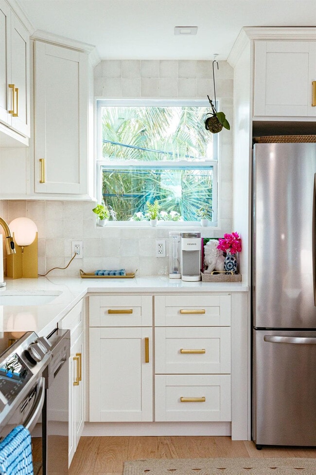 Building Photo - 610 38th St