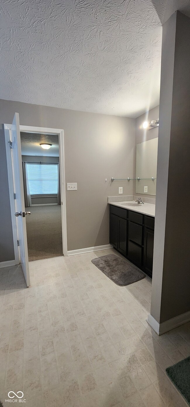 Building Photo - 5923 Edelle Dr