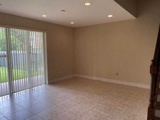 Building Photo - 9074 Dupont Pl