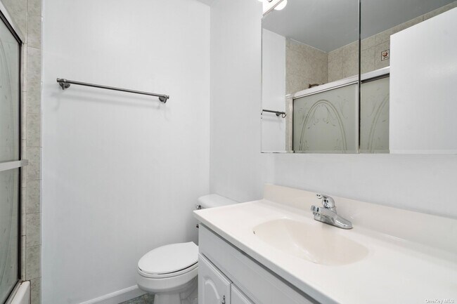 Building Photo - 14 Corona Rd