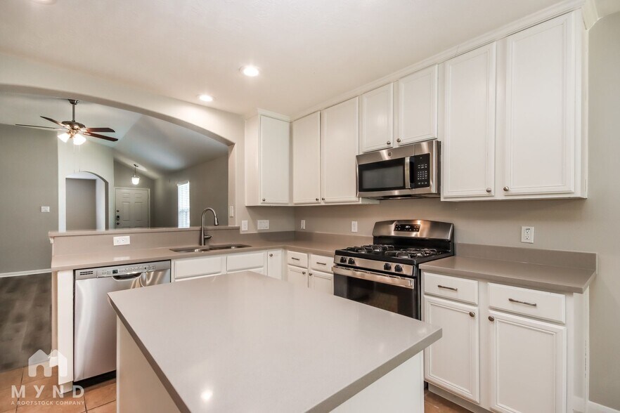 Building Photo - 5835 Deleon Trail Dr