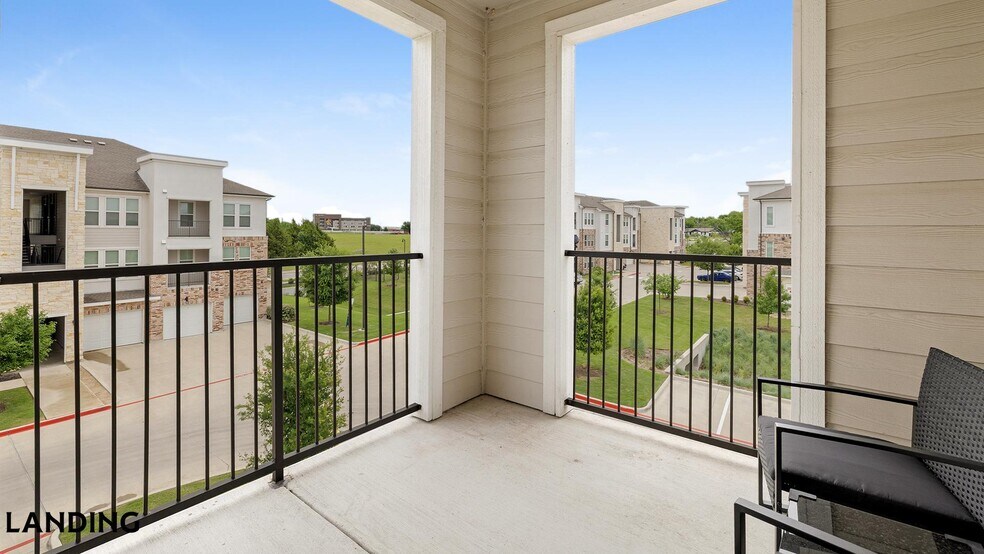 Building Photo - 241 N Overlook Dr