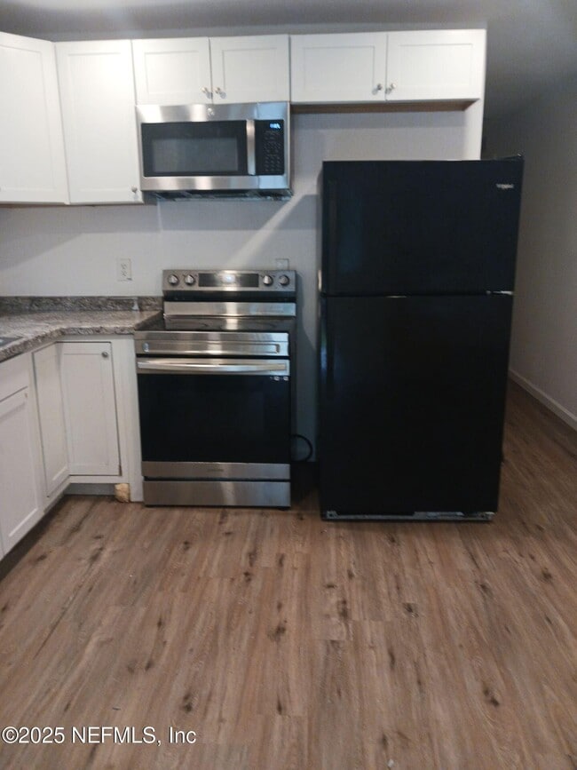 Building Photo - 2311 W 25th St