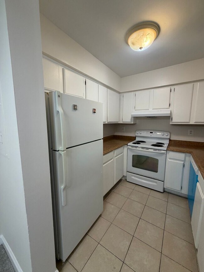 Building Photo - 4118 Peppertree Ln